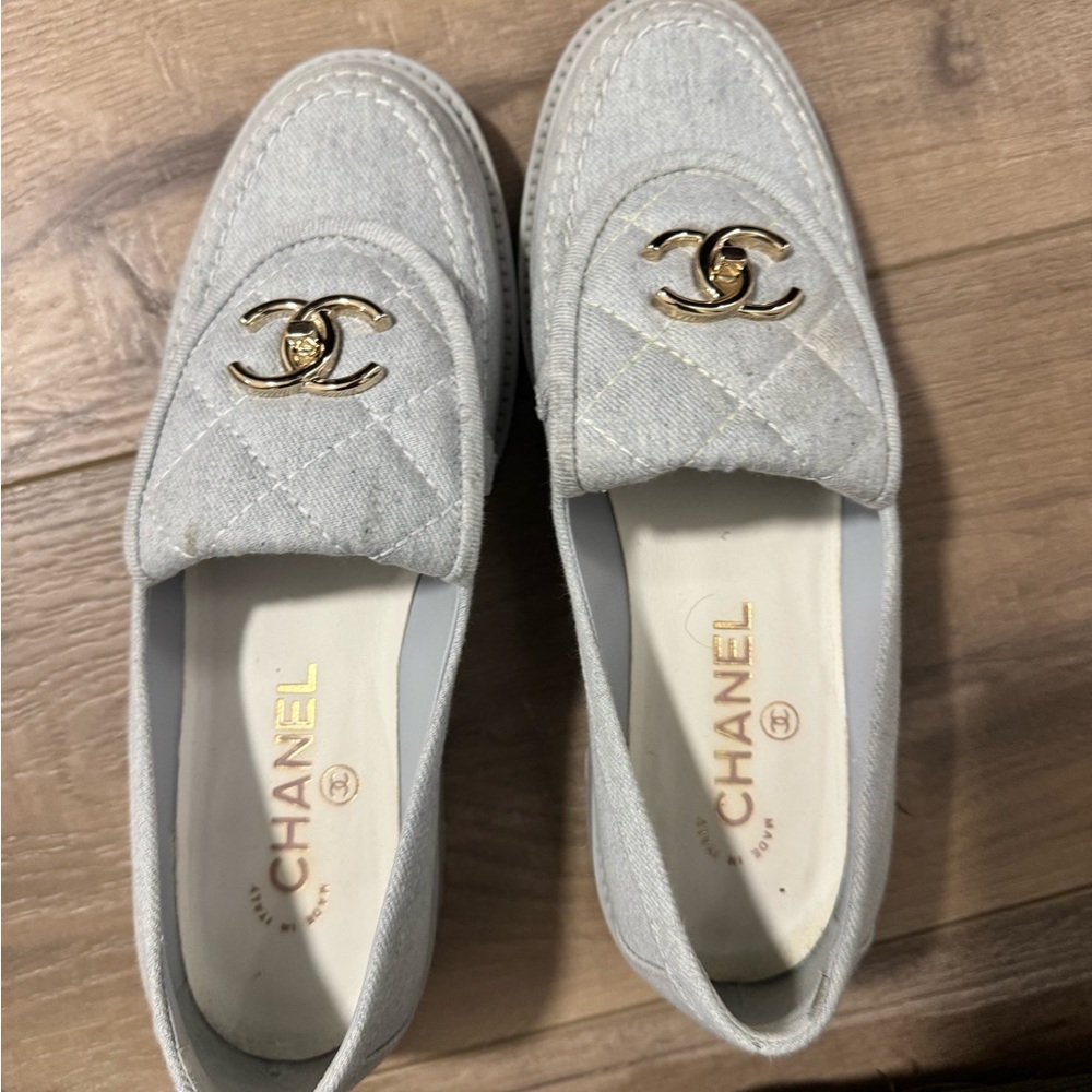 CHANEL Light Gray Loafers with Gold Logo